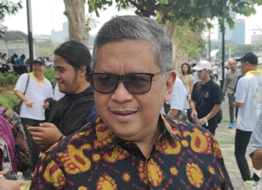 Hasto Kristianto Ikut Misa di GBK, Ungkap Sosok Paus Fransiskus