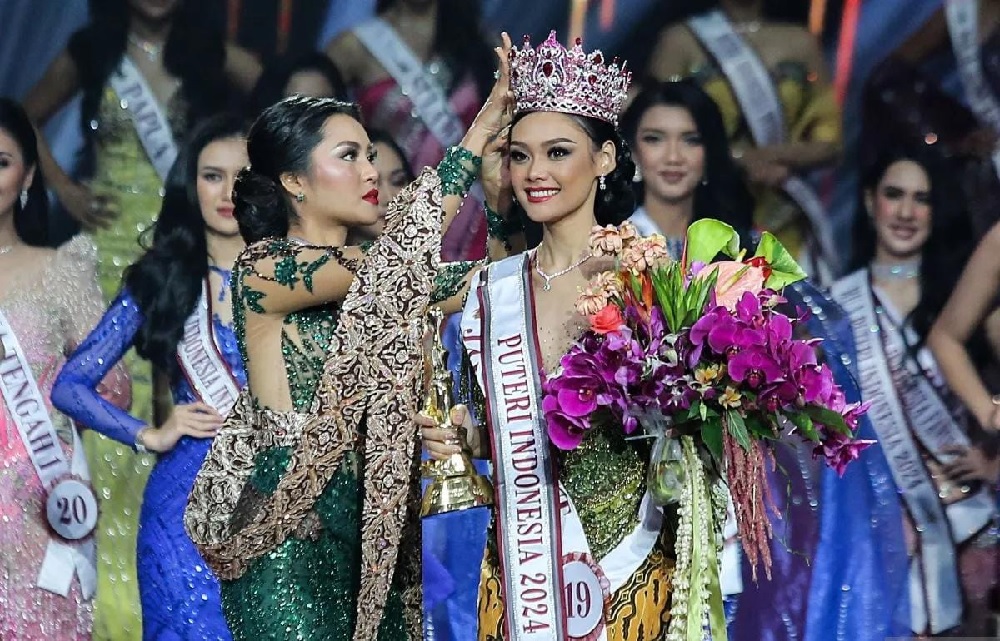 Detik-Detik Harashta Haifa Pemenang Puteri Indonesia 2024 Memakai Mahkota Kemenangan: Tidak Pernah Menyangka