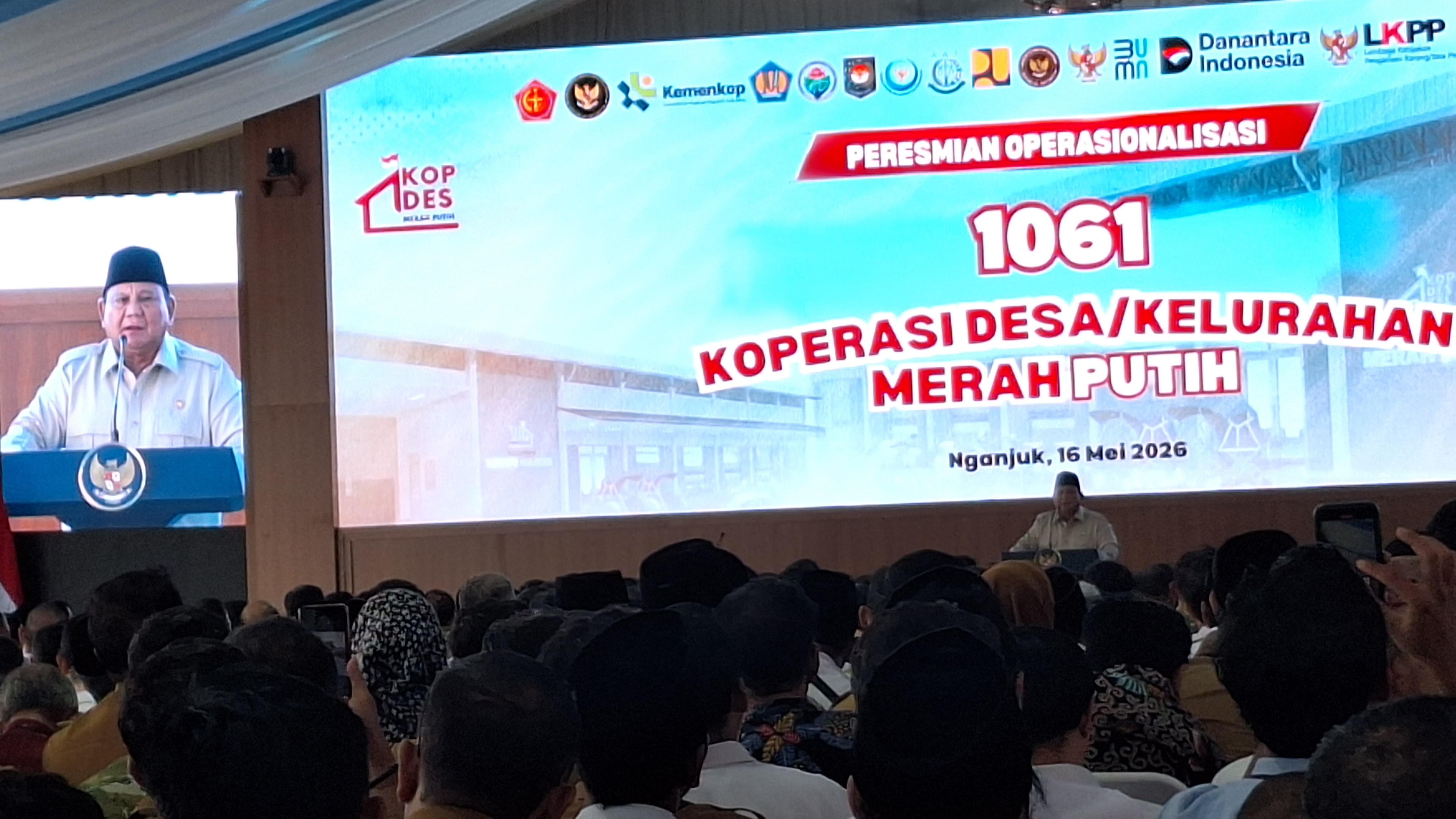 Prabowo Akui MBG Banyak Masalah, Siap Copot Pejabat yang Menyeleweng