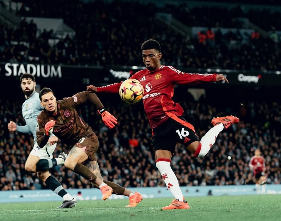 Man City vs Man United 1-2: Bruno Fernandes dan Amad Diallo Bawa Setan Merah Comeback di Detik Akhir