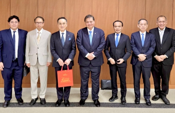 Menko Airlangga Dengarkan Pimpinan Keidanren, Tegaskan Komitmen untuk Federasi Bisnis Jepang