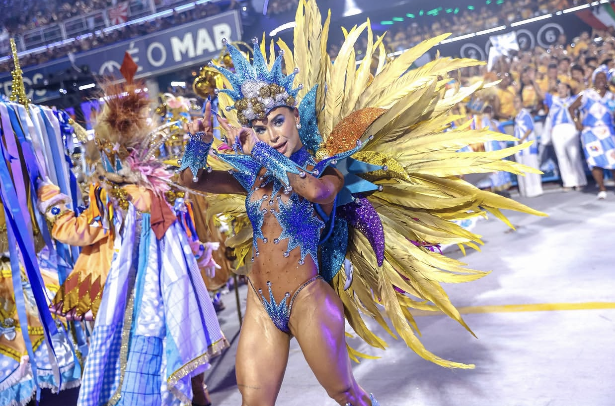 Deretan Pasangan Bintang Sepak Bola Brasil: Cantik, Cerdas dan Sukses di Kariernya