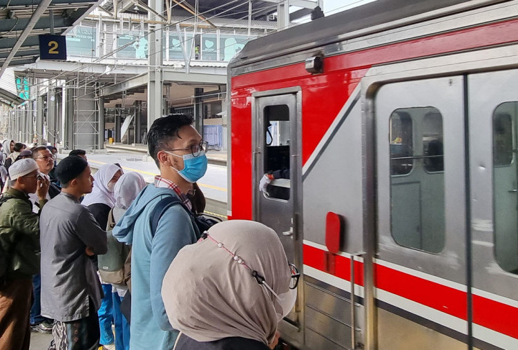 KAI Commuter Operasikan 1.063 Perjalanan, Imbau Penumpang Jaga Keselamatan dan Fasilitas Publik
