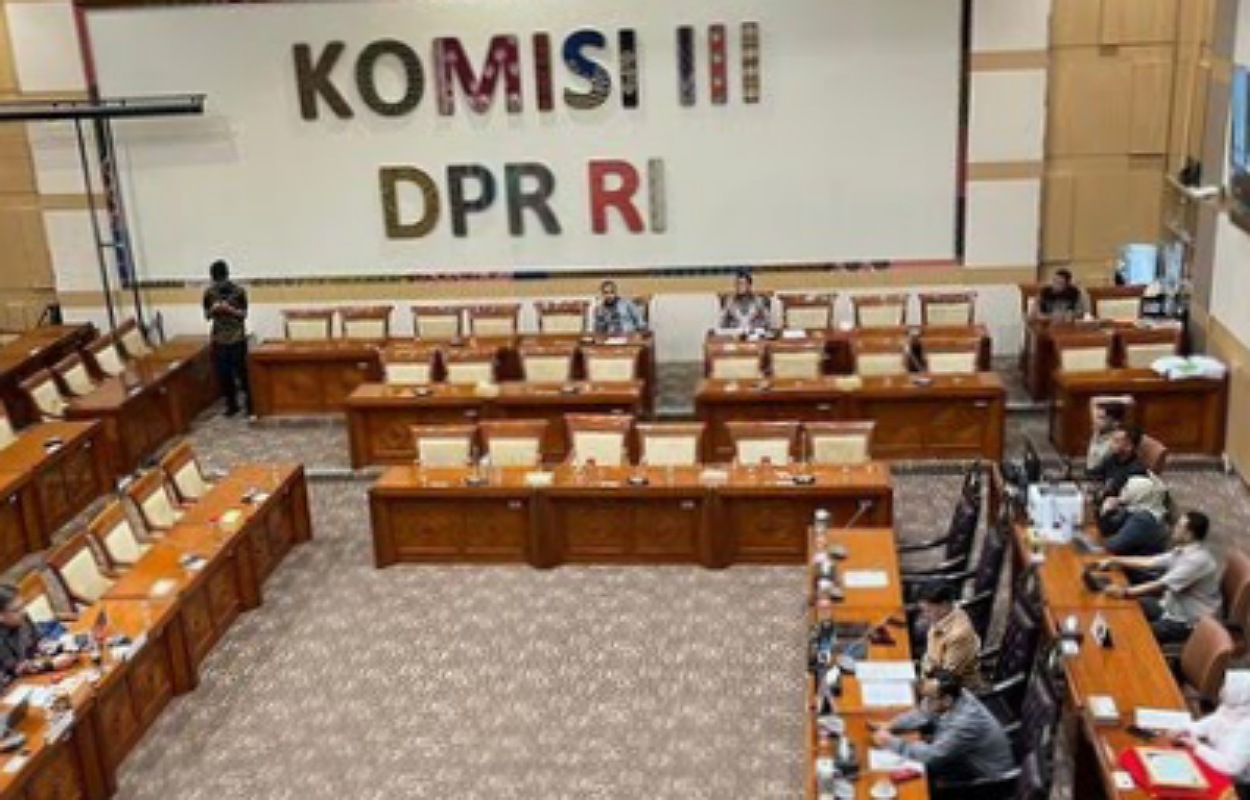 Kompak! Komisi III DPR Sepakat Polri Tetap Berada di Bawah Presiden