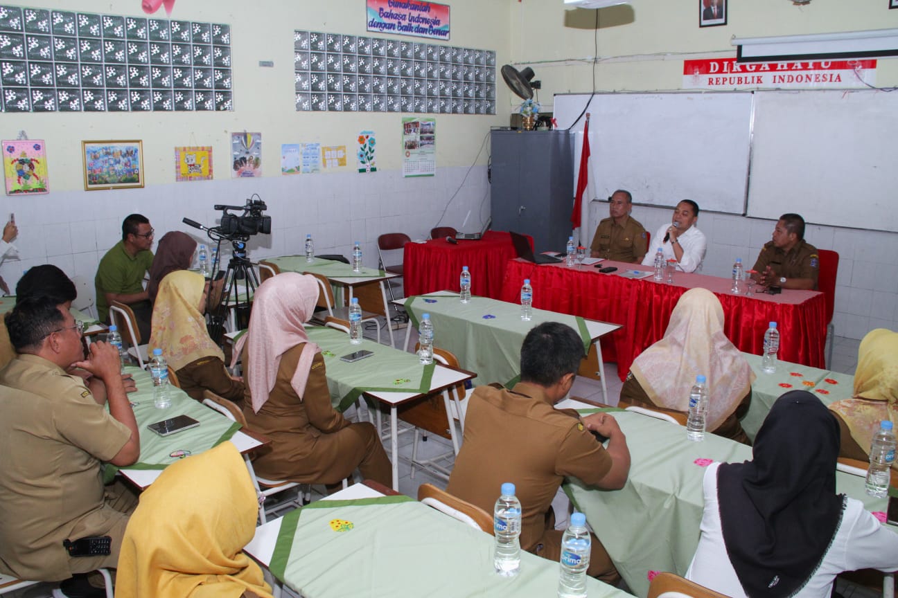 Eri Cahyadi: Sekolah Negeri Surabaya Dilarang Pungut Uang