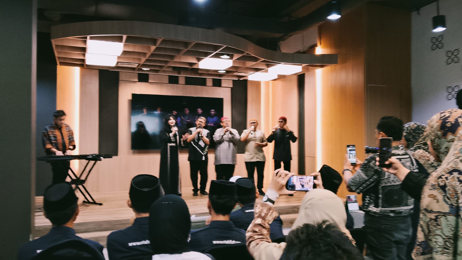 Reuni Hangat Snada dan Dwiki Dharmawan, dari Musik Untuk Kebaikan Bagi Sumatra-Aceh