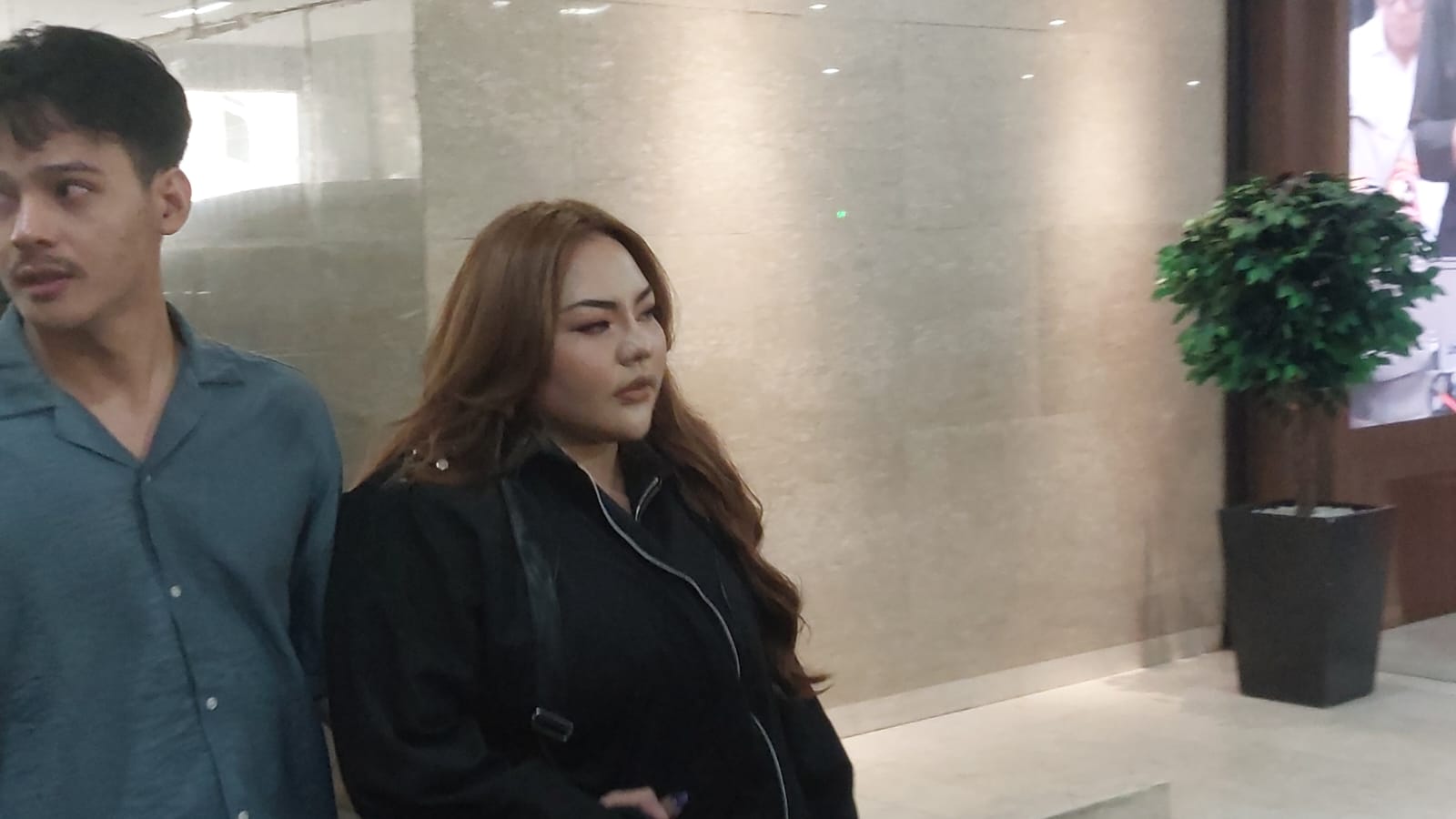 Lisa Mariana Penuhi Panggilan Penyidik Bareskrim Terkait Dugaan Pencemaran Nama Baik RK