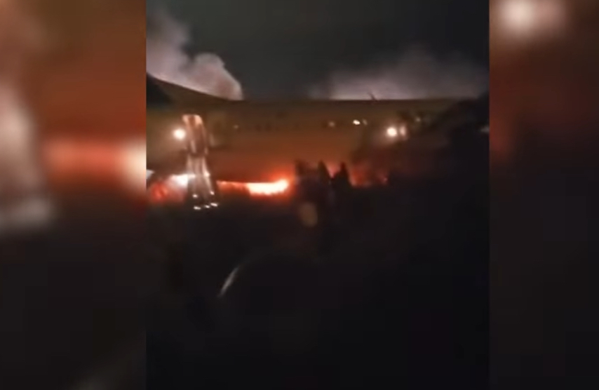 Pesawat Boeing 737 Milik Air Senegal Terbakar, Usai Tergelincir dari Landasan Pacu di Bandara 