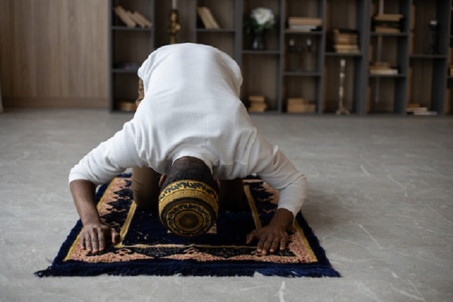 Meninggalkan Sholat Jumat Tanpa Alasan Darurat, Dosa Besar? Begini Penjelasannya