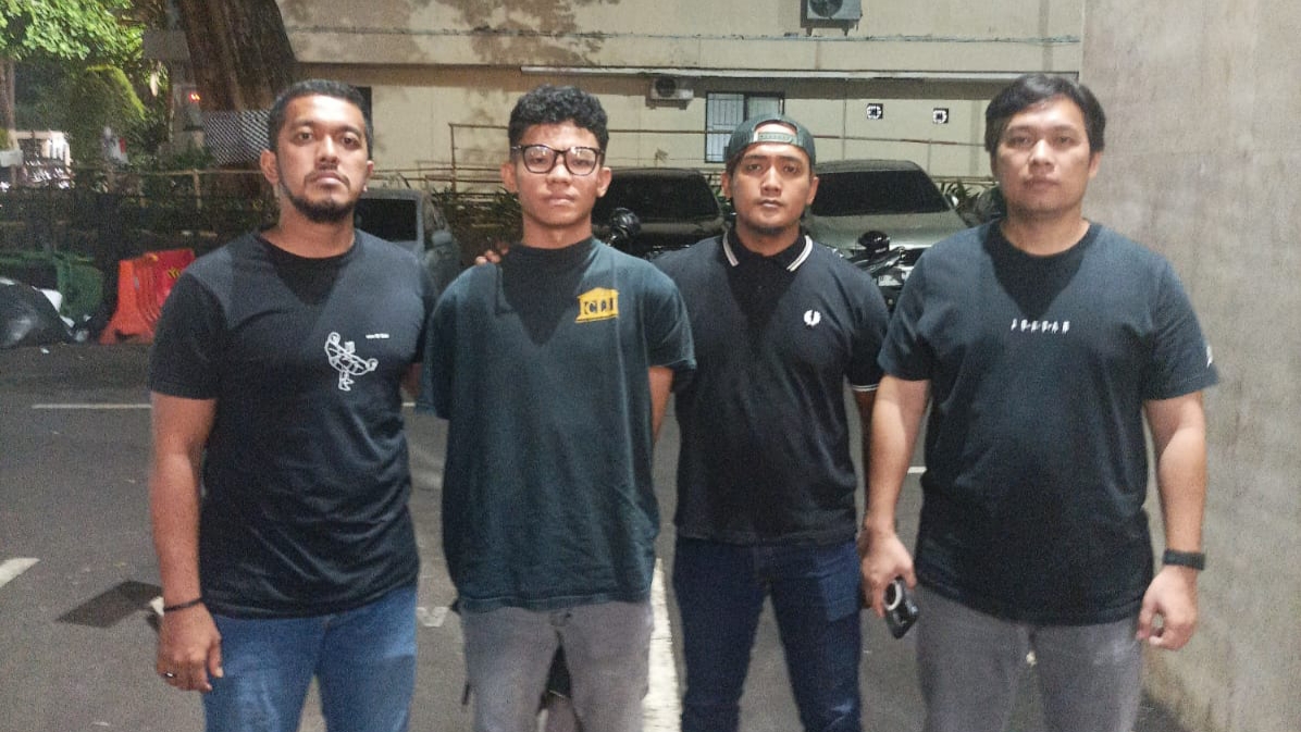 TOXIC! Wanita Korban Love Scam Dianiaya Pria, Ternyata Pernah Maling Motor di GBK!