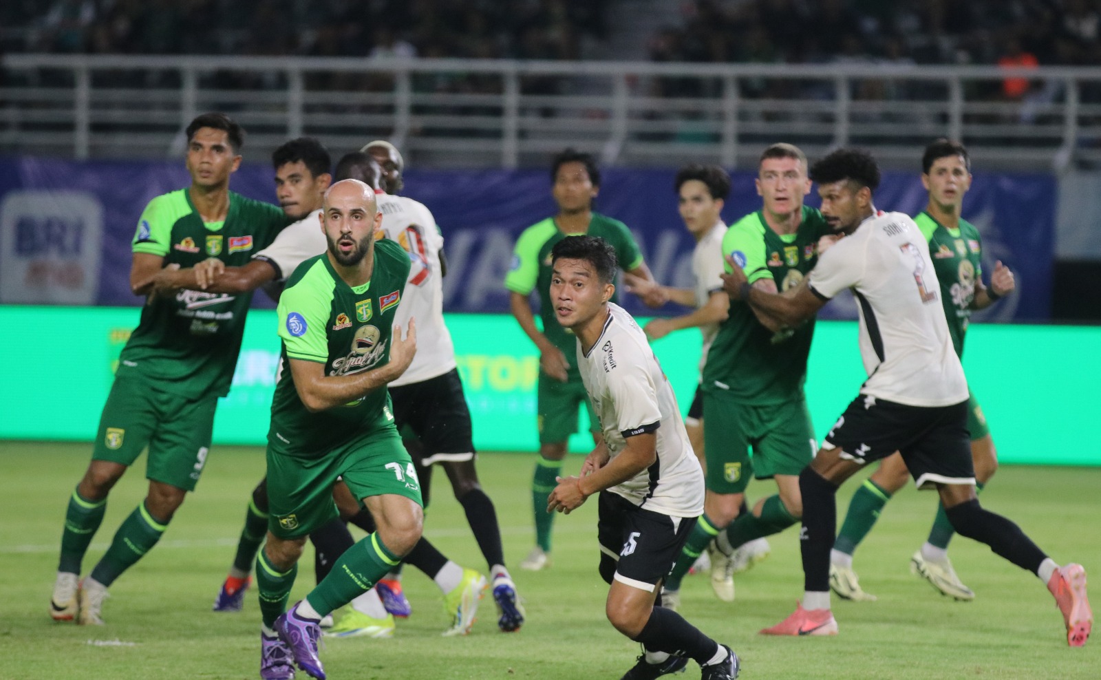 Persebaya Ditahan PSM di GBT, Paul Munster Akui Problem Finishing