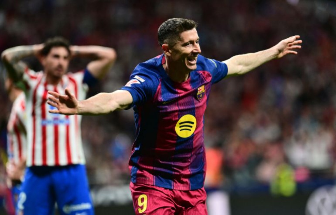 Atletico vs Barcelona 1-2, Gol Telat Lewandwoski Bawa Blaugrana Leading 7 Angka