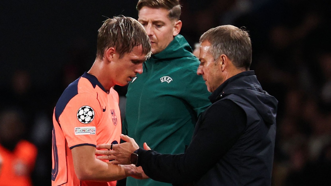 Dani Olmo Cedera Saat Hadapi PSG, Hansi Flick Pusing Jelang El Clasico