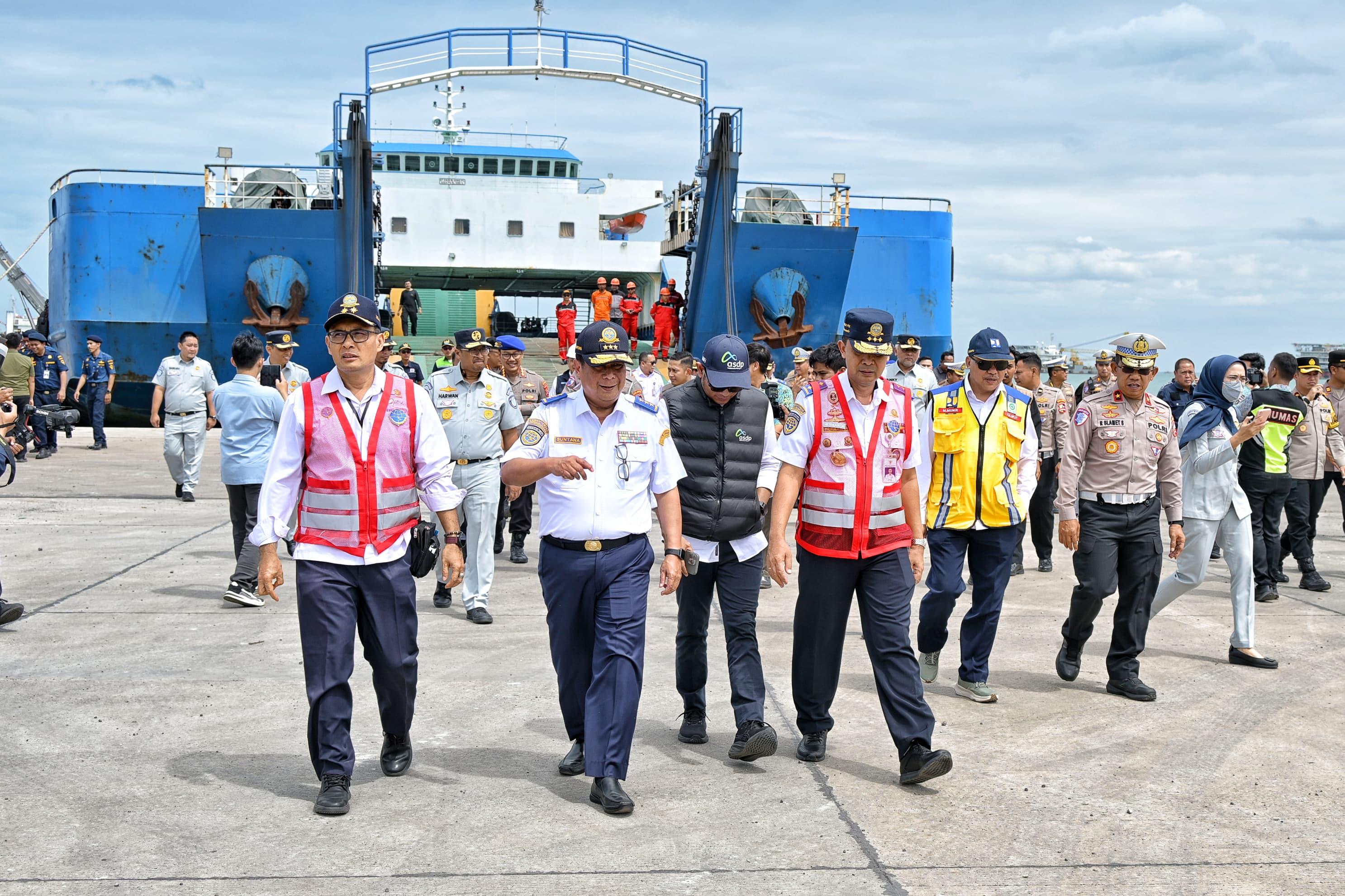 Tinjau Penyeberangan Banten-Lampung, Wamenhub Minta Waspadai Cuaca Buruk Selat Sunda Selama Nataru