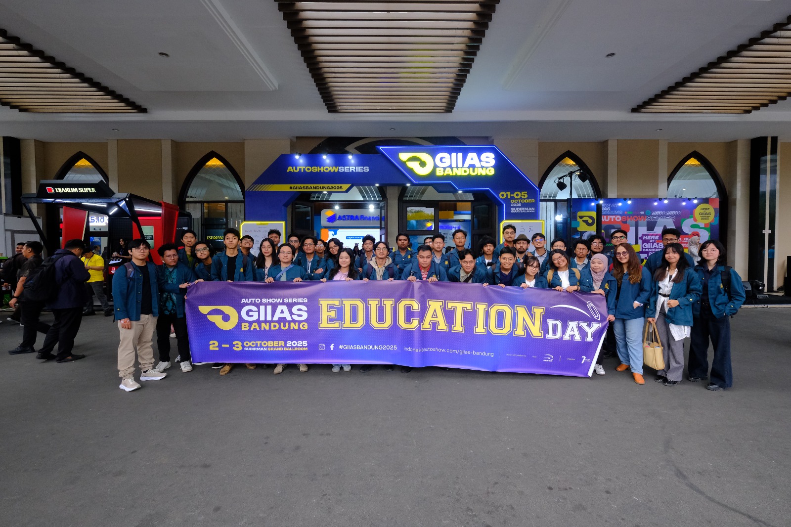 Ratusan Pelajar & Mahasiswa Ikut Meriahkan Education Day di GIIAS Bandung 2025