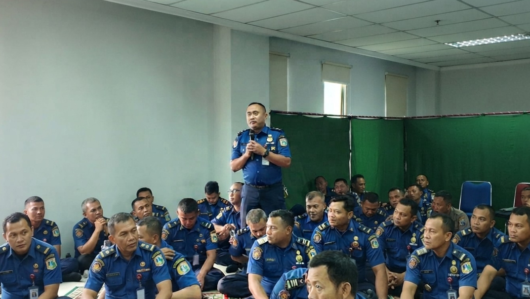 Penuh Risiko, 1.016 Petugas Damkar Jakarta Selatan Mulai Dapat Perlindungan 