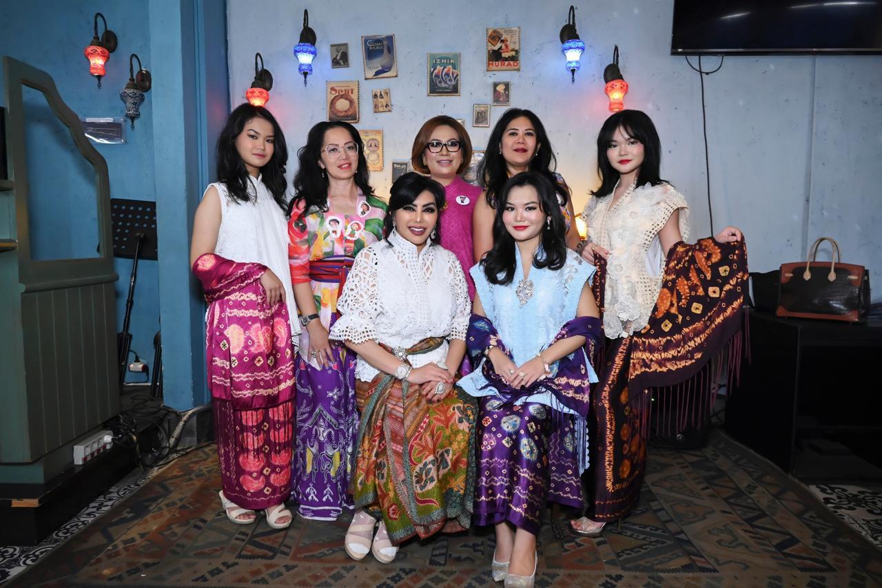7 Karakter Perempuan Hebat Dibalut Lewat Kebaya Modern, Perpaduan Budaya Betawi Hingga Papua