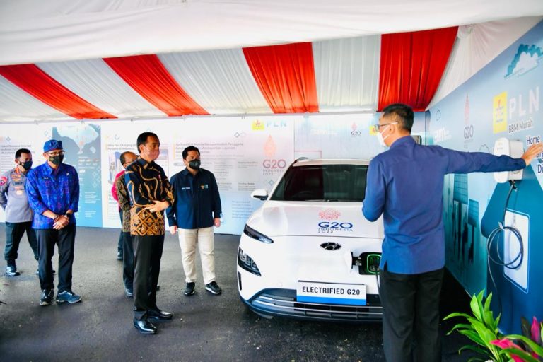 Jokowi Resmikan SPKLU Ultra Fast Charging, Kendaraan Listrik Jadi Solusi Penyelamat APBN