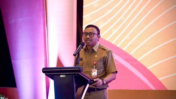 Jatim Tatap 2027: Fokus Layanan Dasar dan Kereta Listrik