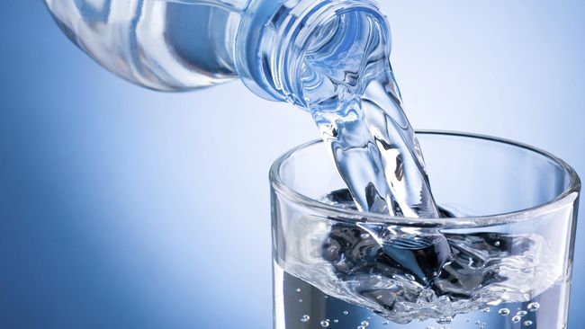Simak! Manfaat Minum 1 Liter Air saat Berbuka dan Sahur Bagi Penderita Infeksi Saluran Kemih