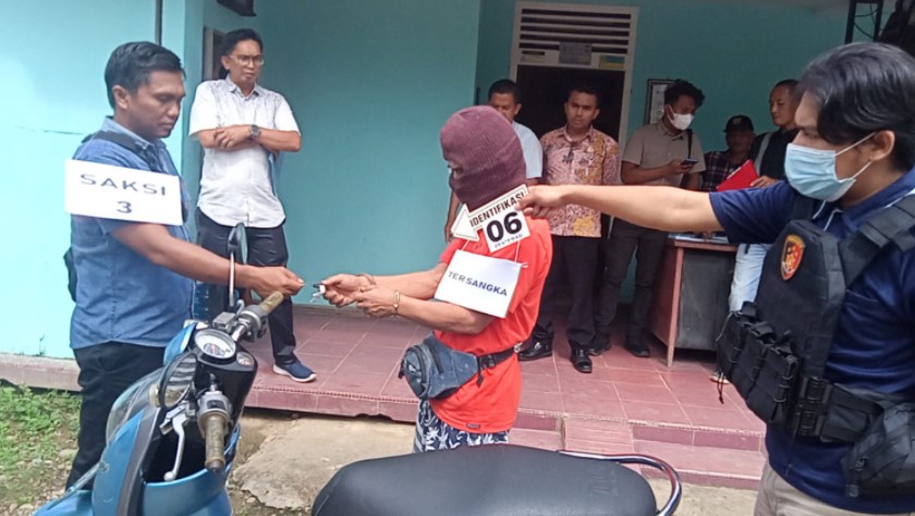 Pembunuh Bocah yang Ditinggalkan di Kamar Hotel di Bungo, Peragakan 23 Adegan Diperagakan