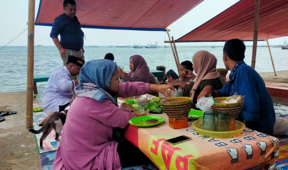 Wisata Kuliner di Pandeglang,  Tempat Makan Seafood Segar di Pantai Batako