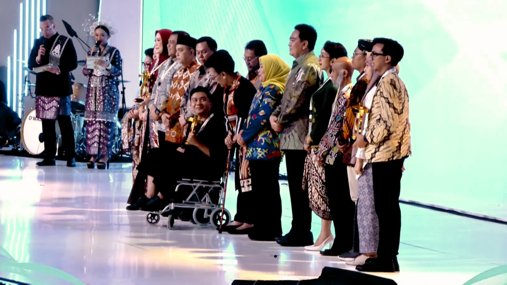 Daftar Lengkap Pemenang DPD RI Awards 2025, Gubernur Khofifah dapat Penghargaan