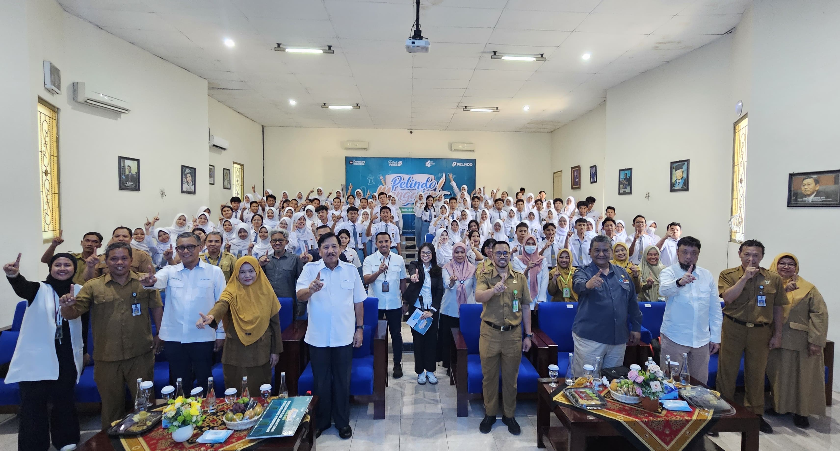 Pelindo Mengajar Bangun Literasi dan Kenalkan Logistik ke Siswa Menengah