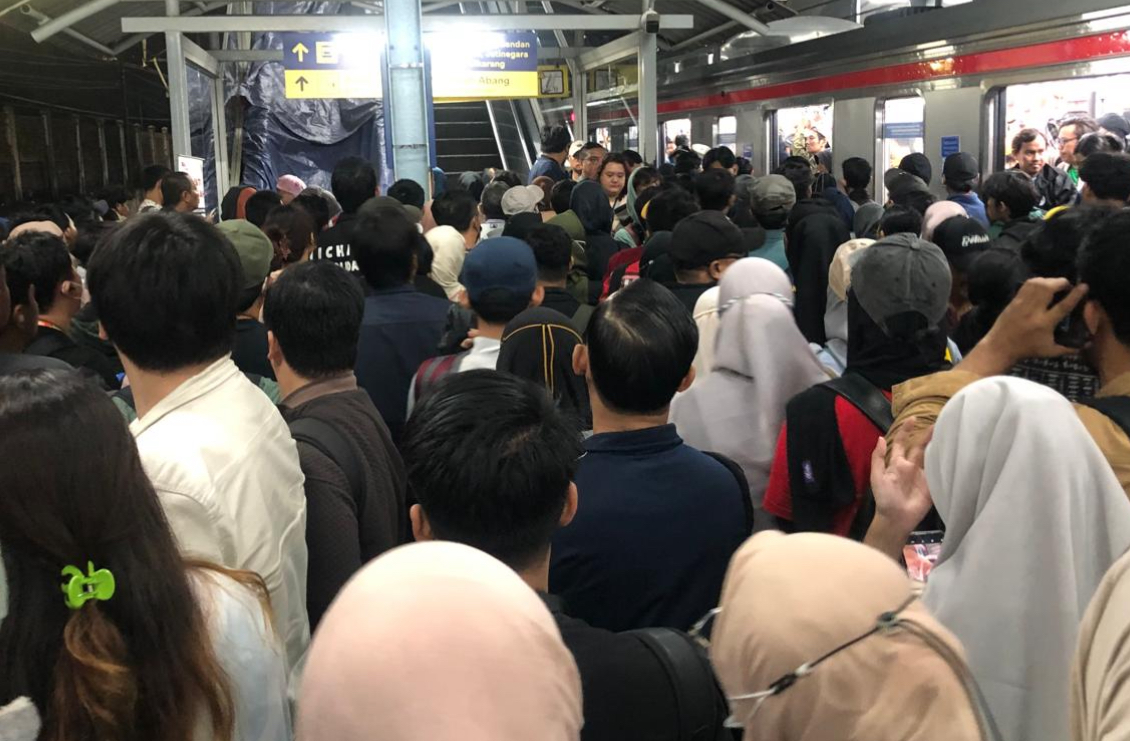 Rekor Baru, Penumpang KAI Commuter Tembus 1,1 Juta Per Hari