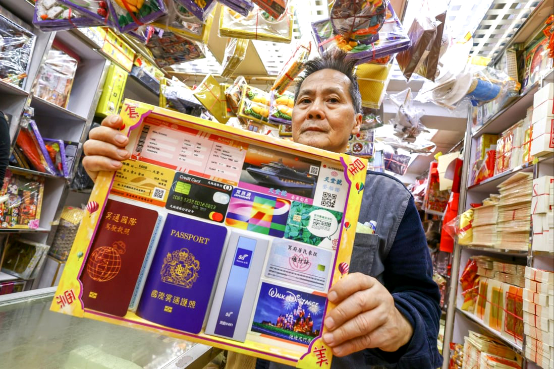 Cengbeng di Hongkong, Kirim Paspor untuk Arwah Leluhur