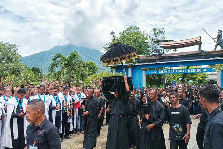 Semana Santa, Prosesi Berumur 500 Tahun di Larantuka, NTT, yang Hidup Lagi Pascapandemi