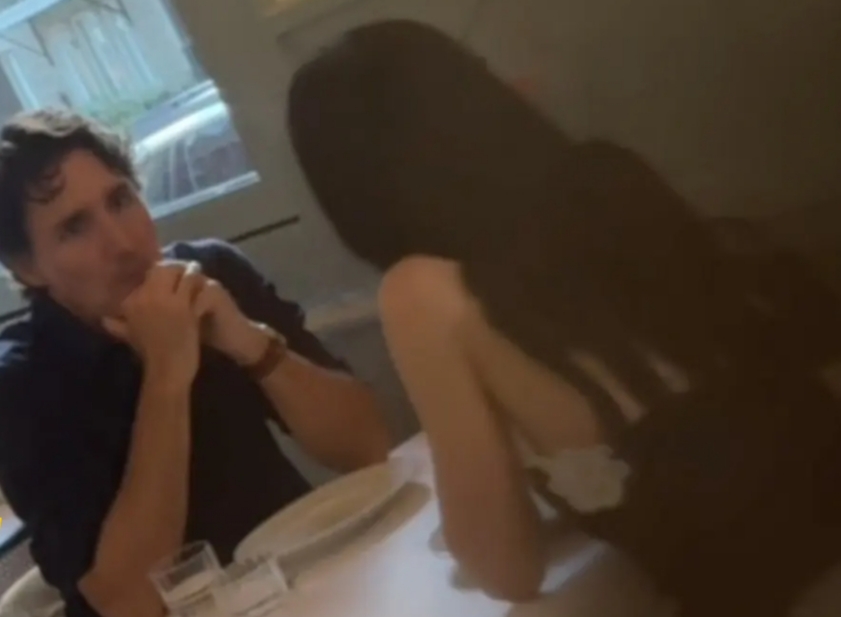 HOT GOSIP! Katy Perry dan Justin Trudeau Pacaran? Tertangkap Basah Mesra di Kapal Pesiar 