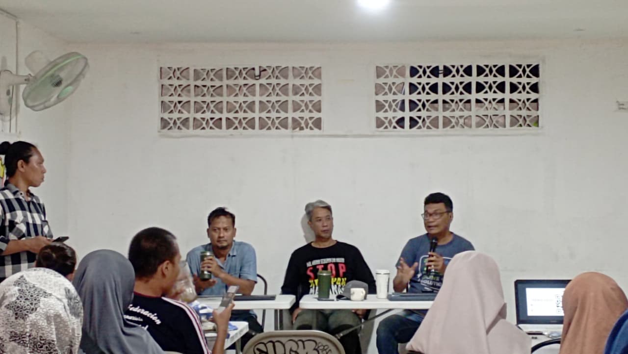 Diskusi AJI Surabaya Solusi Palsu Pengelolaan Sampah: Langkah Paling Mudah, Pilah dari Rumah 