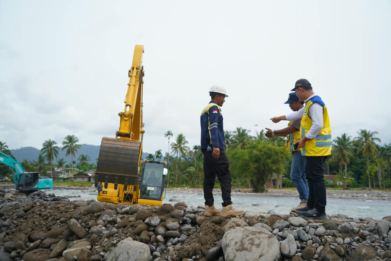 Banjir Bandang Padang, Kementerian PU Rampung Bangun Tanggul Darurat 200 Meter
