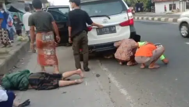 3 Kendaraan Kecelakaan di Jalan Pantura Cirebon, Korban Dilarikan ke IGD RSUD