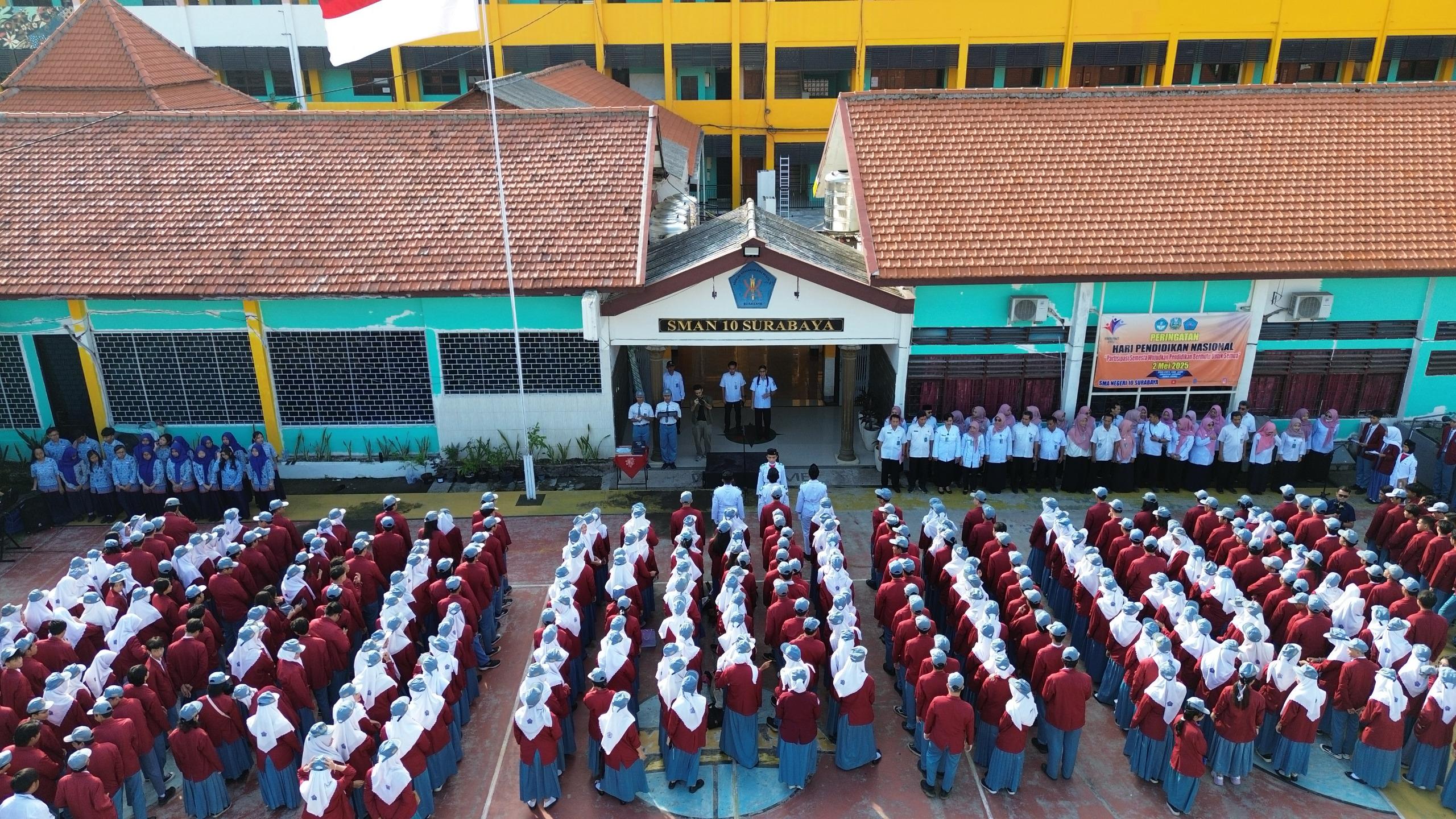 SMAN 10 Surabaya Ganti Wisuda Kelulusan dengan Pelepasan Sederhana: Tetap Meriah, Tidak Beratkan Siswa