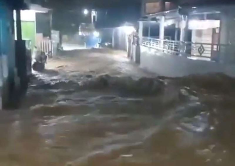 Banjir Bandang di Puncak Bogor: Satu Orang Terbawa Arus