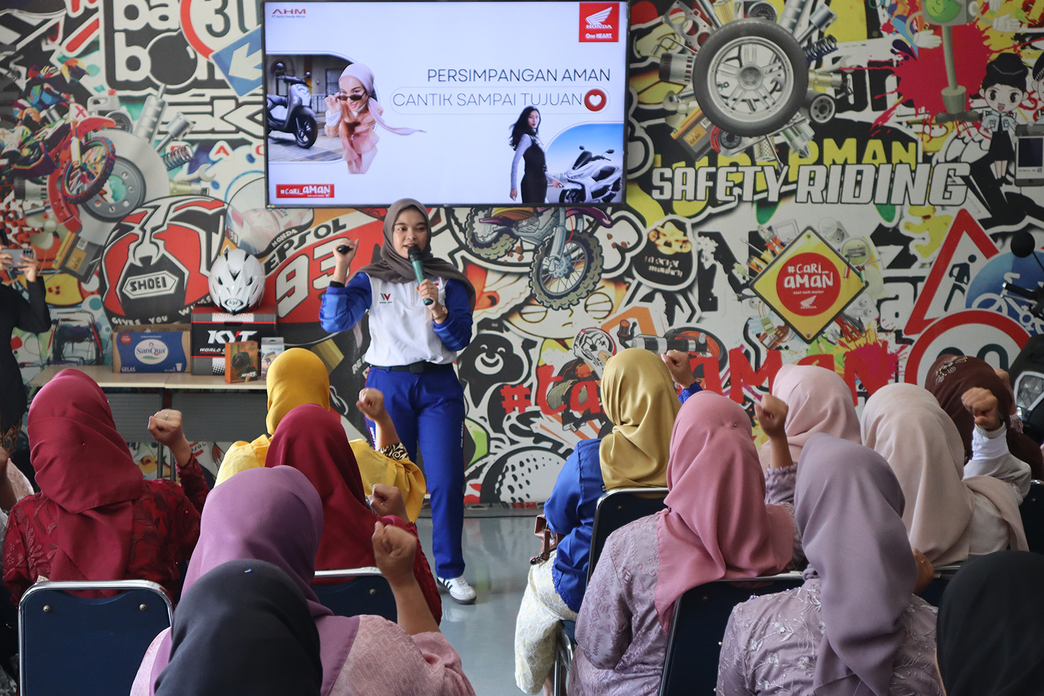 Kartini Muda Harus Tetap Cantik dan Safety di Jalan, Wahana Honda Beri Pelatihan