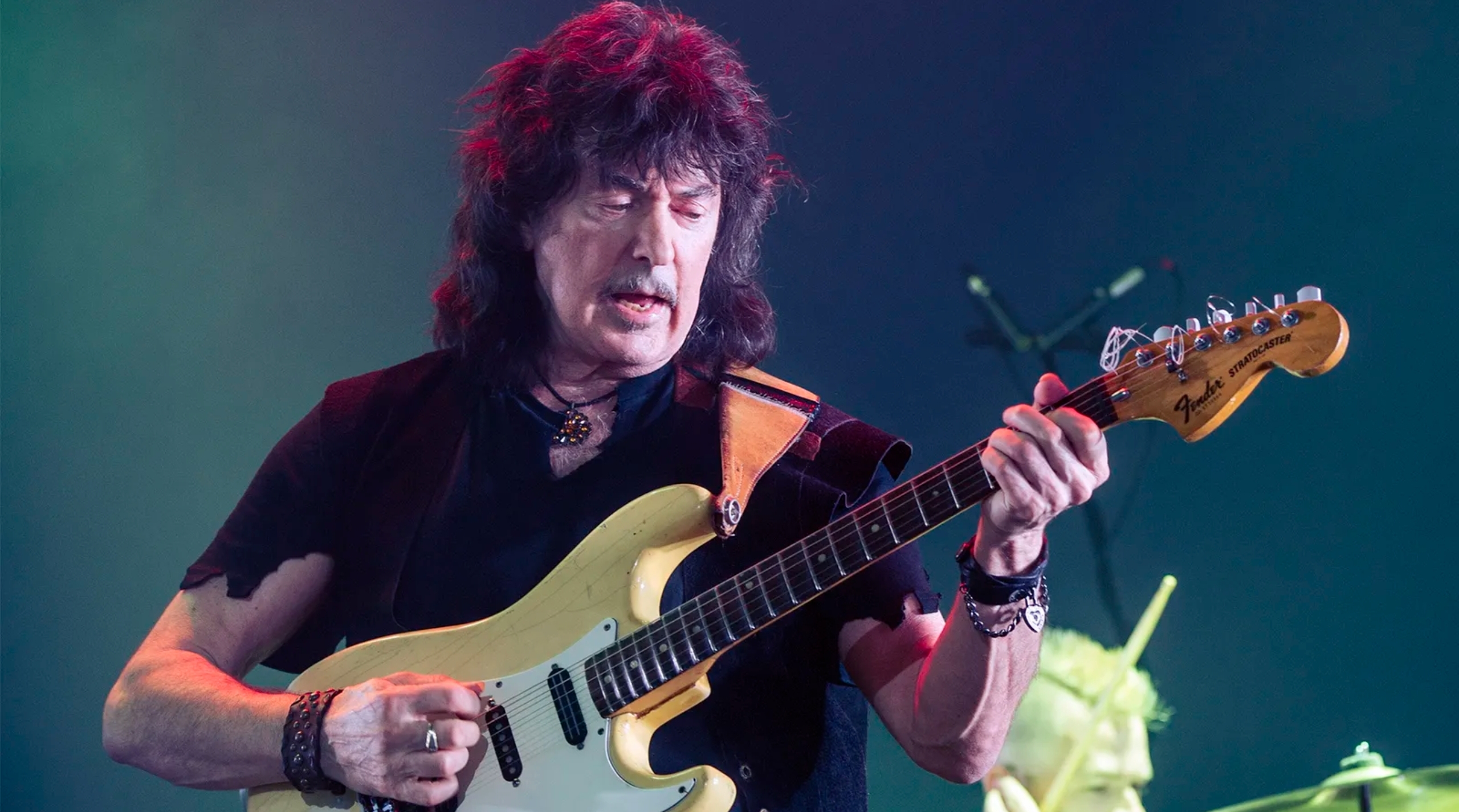 Ritchie Blackmore Kenang Stratocaster Pertamanya, Bekas Gitar Eric Clapton!