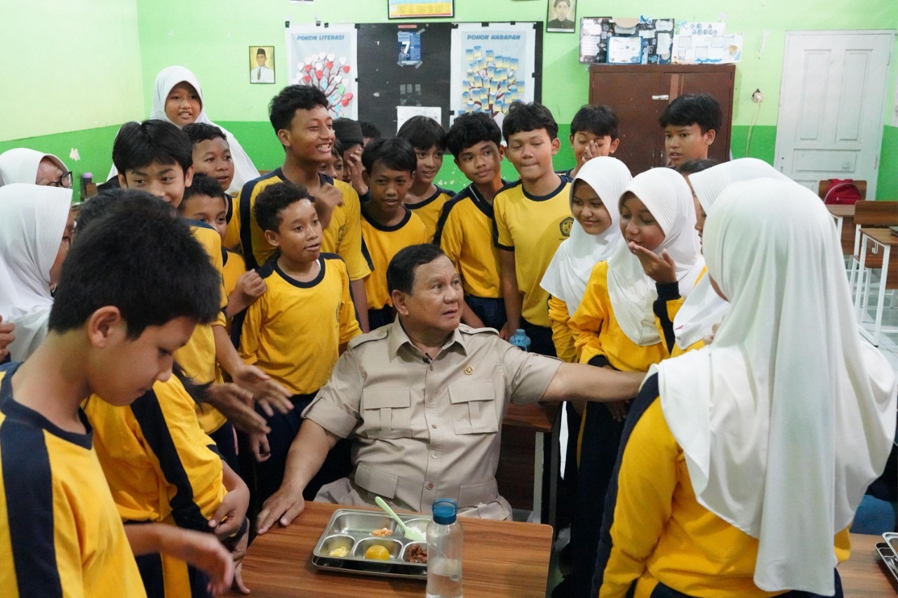Dikunjungi Presiden Prabowo, Guru-guru SMPN 111 Jakarta Ungkap Rasa Bangga