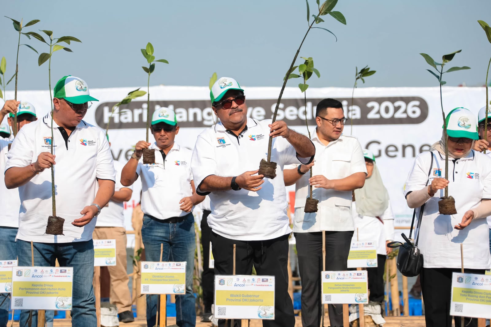 24.000 Mangrove Ditanam Serentak, Jakarta Perkuat Benteng Pesisir dari Ancaman Rob