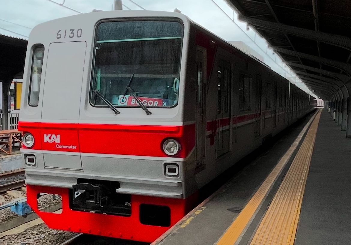 KAI Commuter Operasikan 1.048 Perjalanan di Hari Cuti Bersama, Prediksi 3 Juta Penumpang
