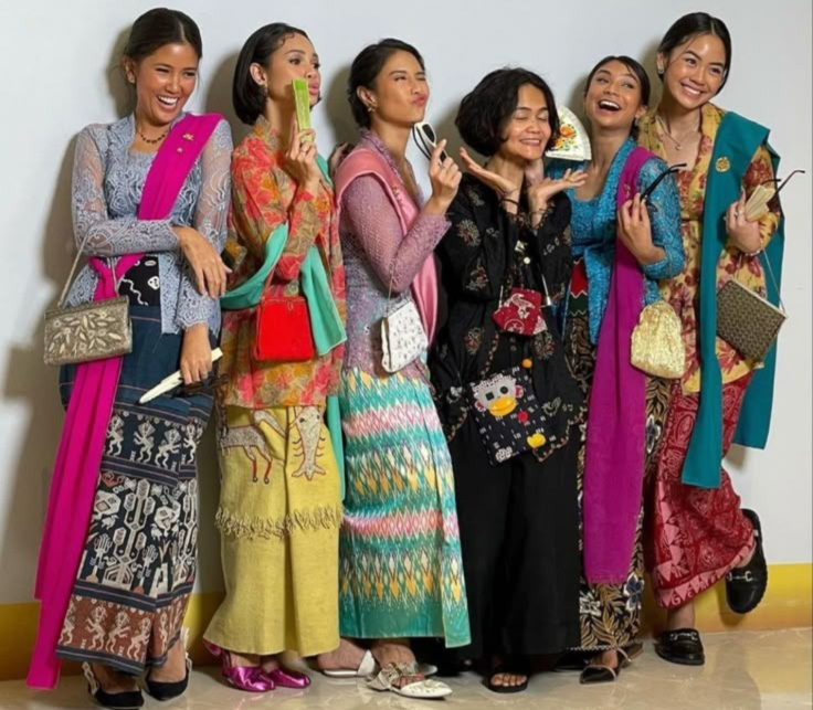 Kebaya dari Tradisi ke Trendi: 4 Cara Styling Kebaya Modern untuk Daily Wear 2025