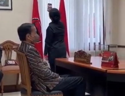 Puan Maharani Asyik Selfie saat Jokowi Temui Megawati, Ini Reaksi Tak Terduga Roy Suryo: Luar Biasa...