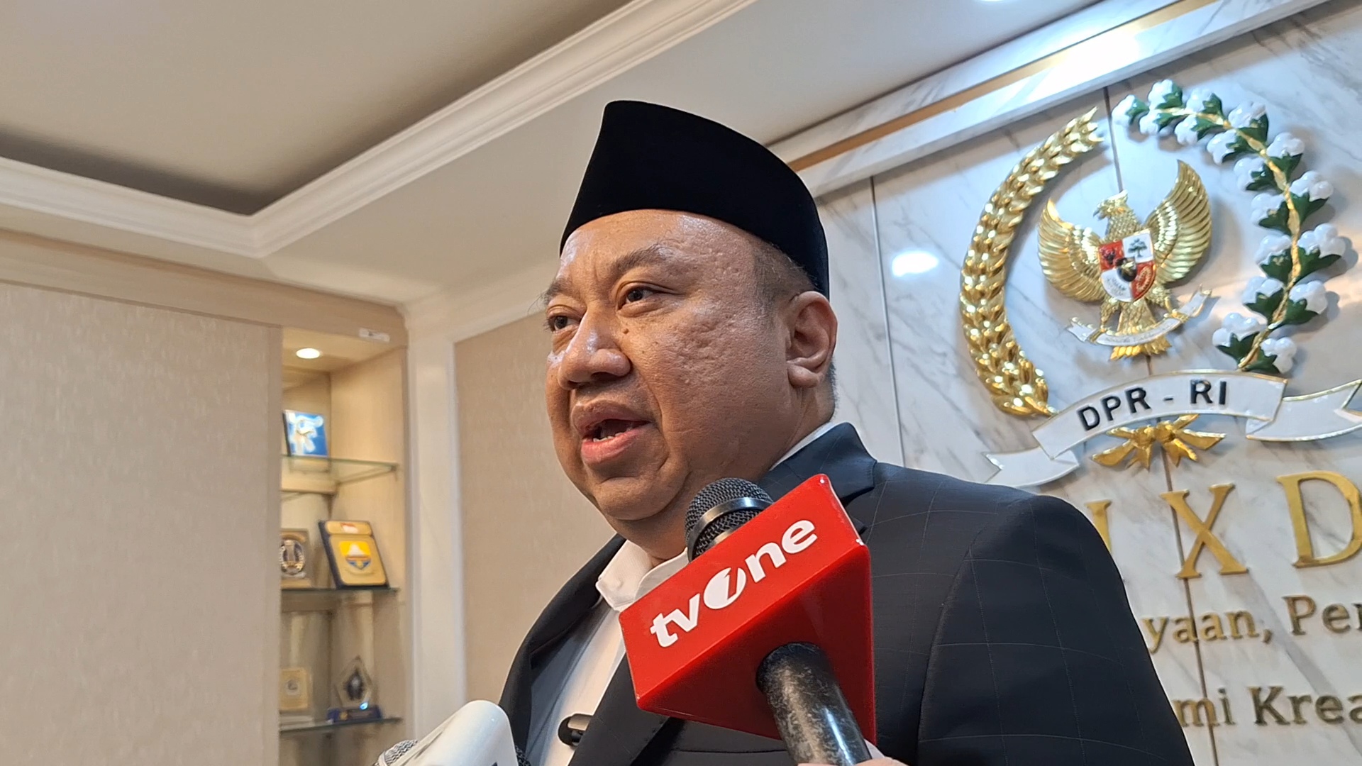 Komisi X: Gaji Guru Sudah Naik, Tapi Belum Optimal