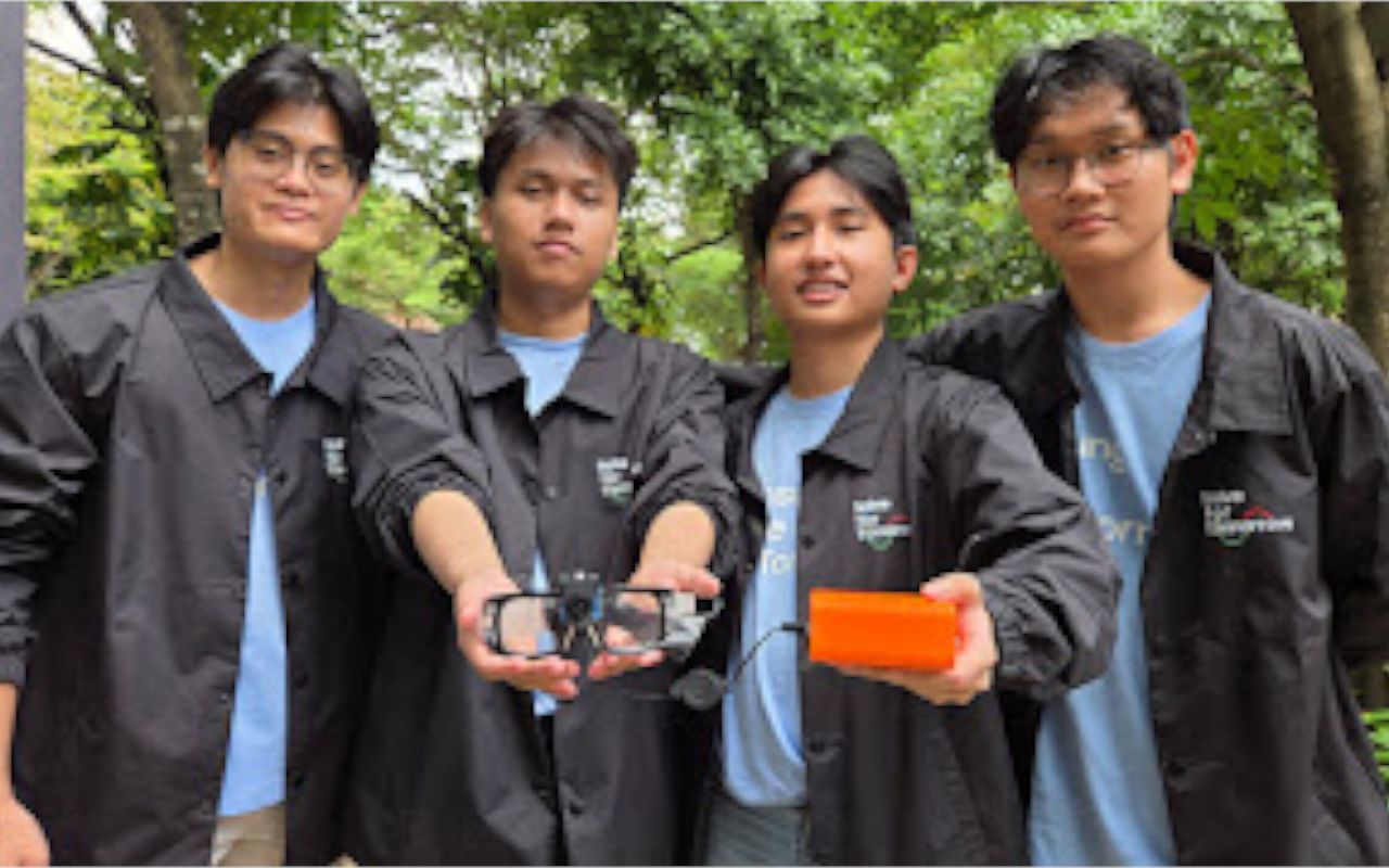 Mahasiswa UI Ciptakan RunSight, Kacamata AI untuk Tunanetra Go Global