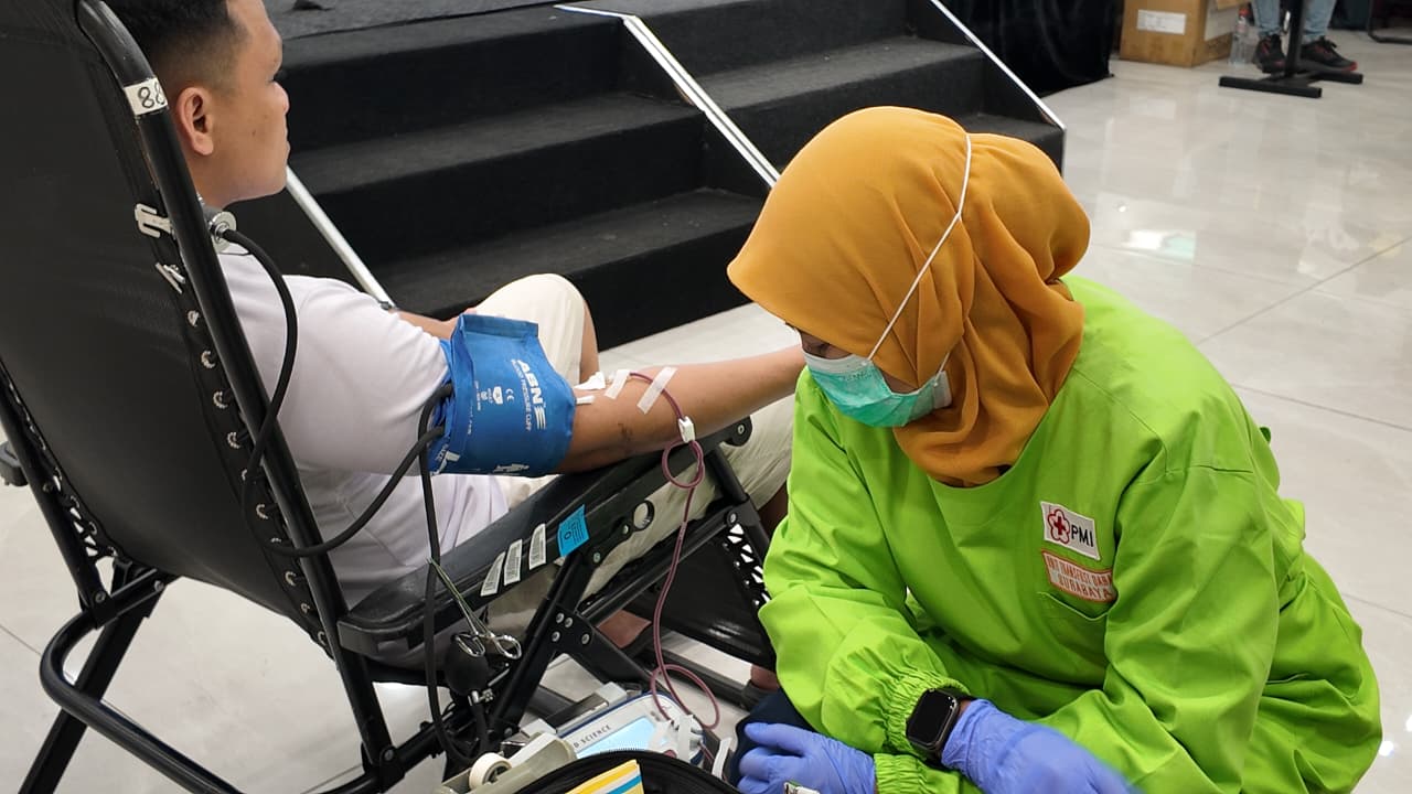 8 Jam Gelar Donor Darah, Setetes Darah Sejuta Harapan untuk Kehidupan Kumpulkan 297 Kantong