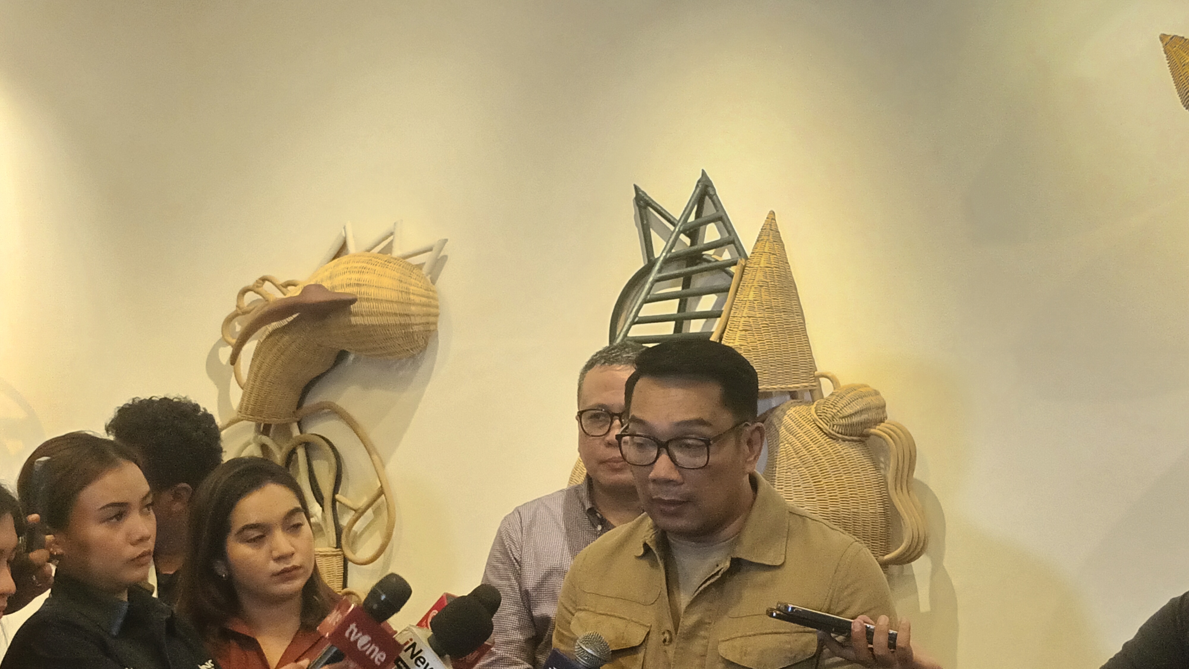 Ridwan Kamil Jual Karya Seni Untuk Modal Kampanye