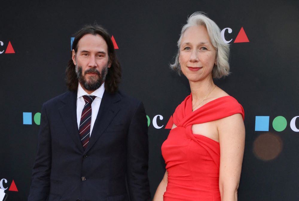 Keanu Reeves Merambah Dunia NFT