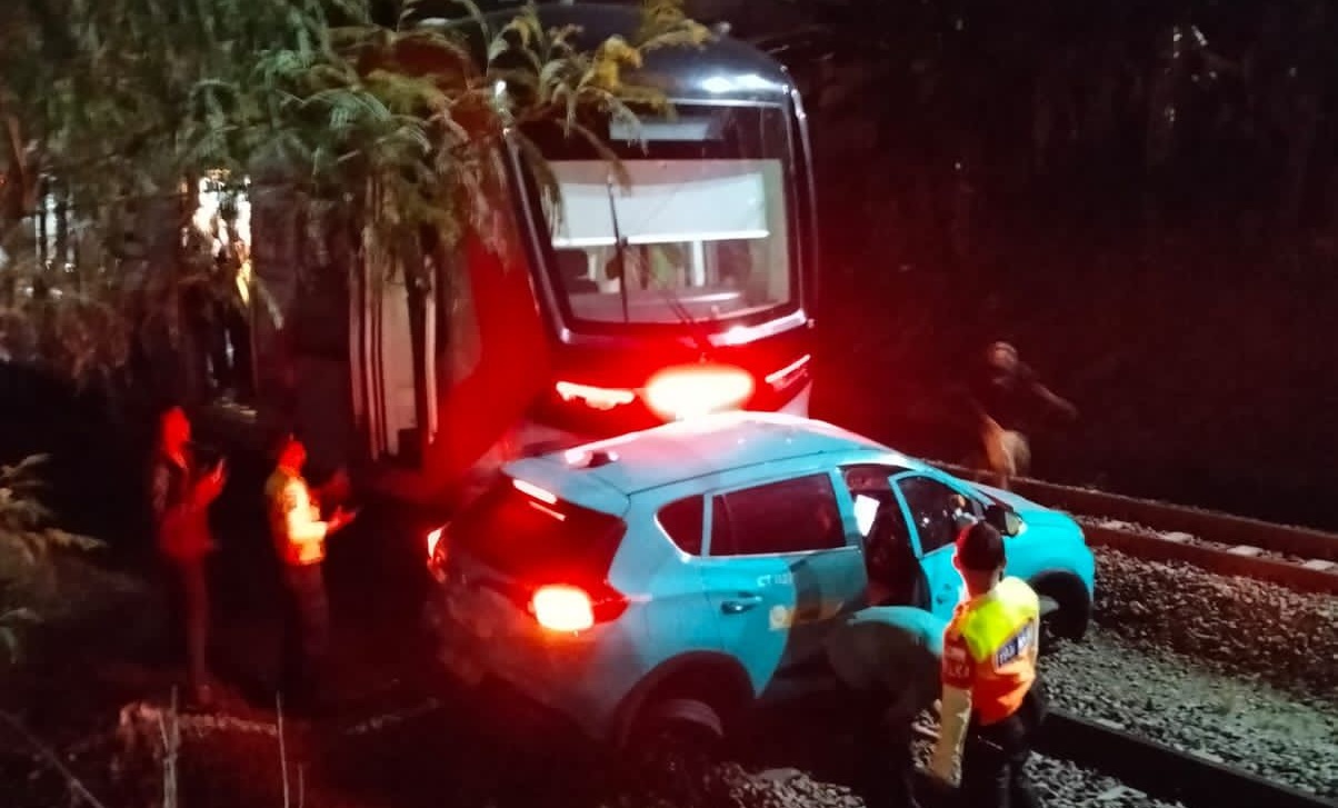 KAI Benarkan Berawal dari Taksi Mogok, Kereta Argo Bromo Anggrek Tabrak KRL di Bekasi Timur